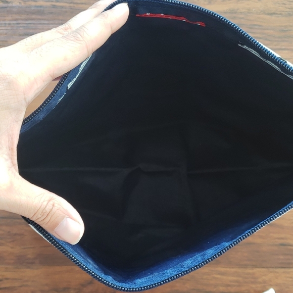 BAGGU Hello Kitty Dark Blue Accessory Bag - Picture 4 of 6